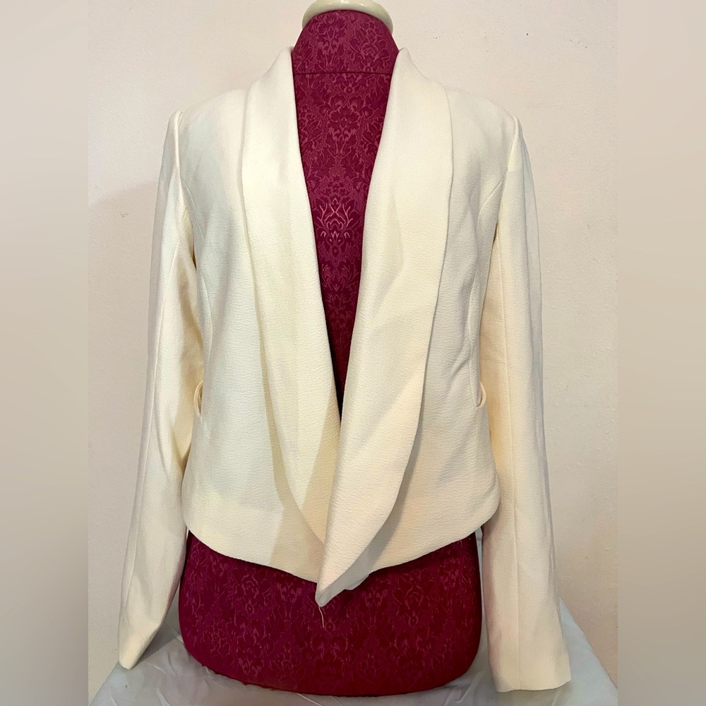Forever 21 size M ivory blazer